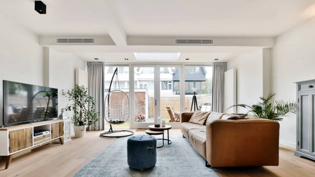 Installation photovoltaïque pour un bâtiment professionnel à Lunel 34400 dans l'Hérault