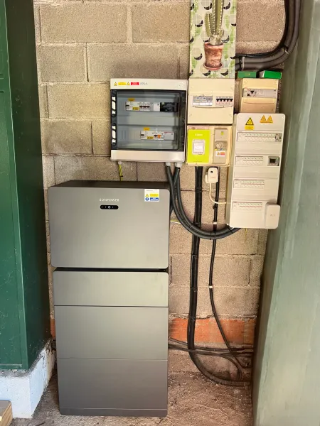 Batterie de stockage de la marque Sun Power posée par Elit Nrj